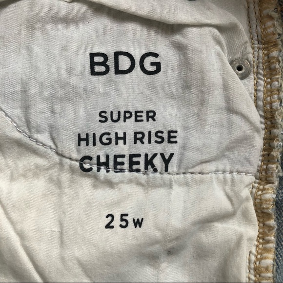 URBAN OUTFITTERS BDG JEAN SHORTS - Picture 7 of 7